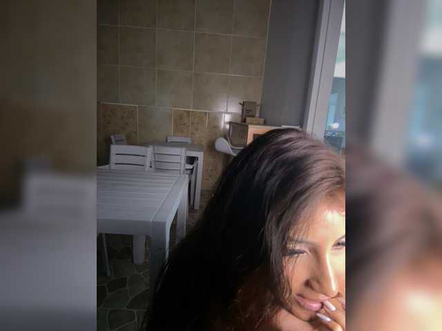 Naomii- live cam on BongaCams