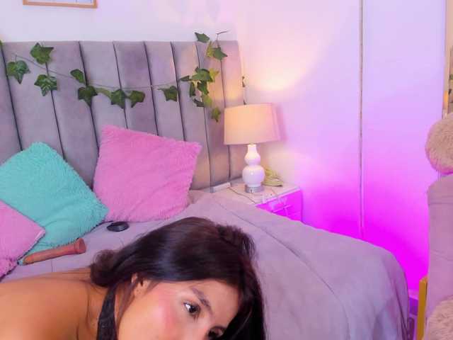Naomii- live cam on BongaCams