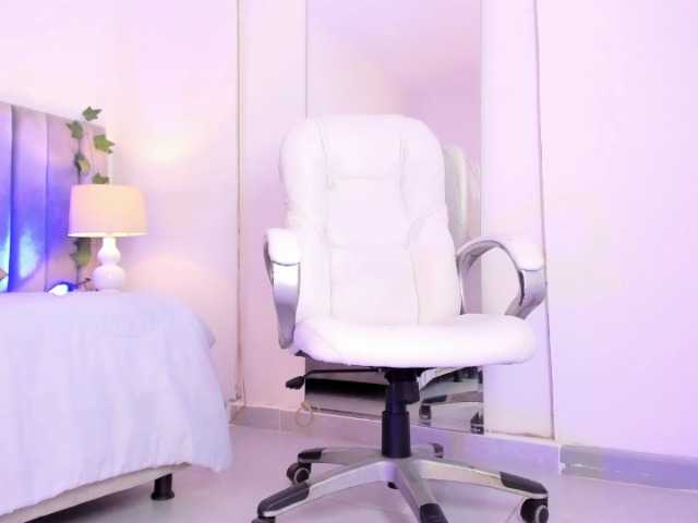 Naomii- live cam