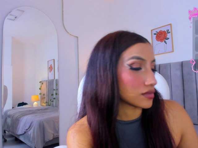 Naomii- live cam on BongaCams