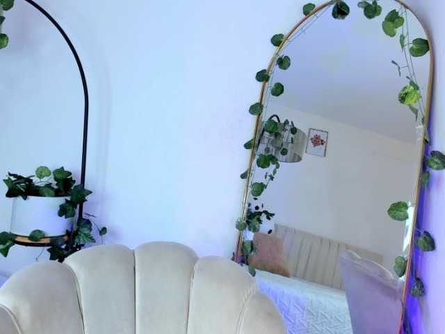 Naomii- live cam on BongaCams