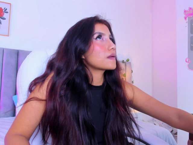 Naomii- live webcam show