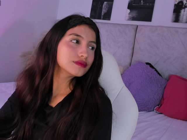 Naomii- live cam on BongaCams