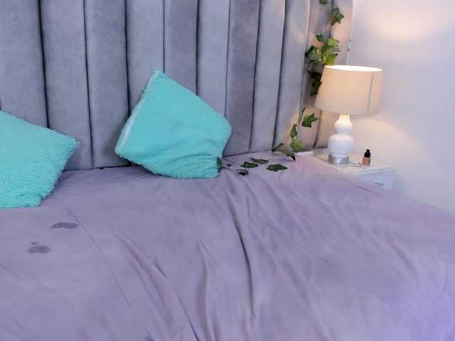 Naomii- live webcam show