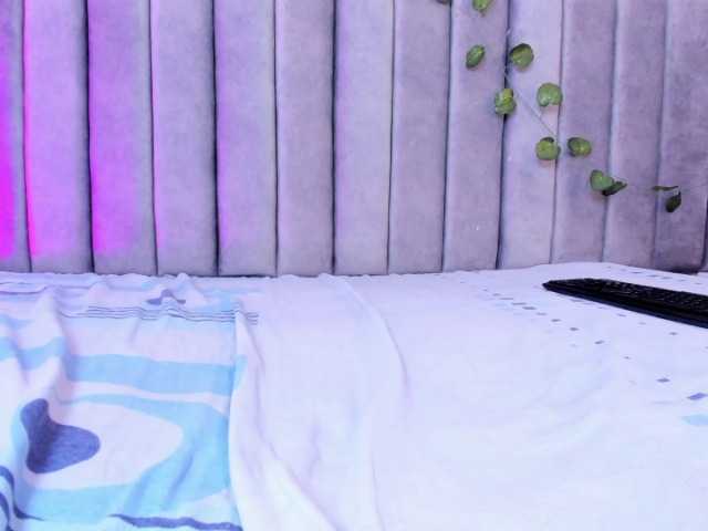 Naomii- live webcam show