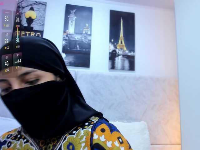 Naomii-'s BongaCams show and profile