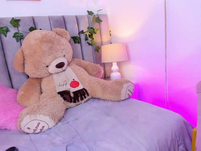 Naomii- live webcam show