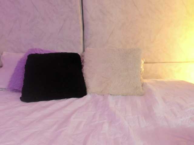 Naomii-'s BongaCams show and profile