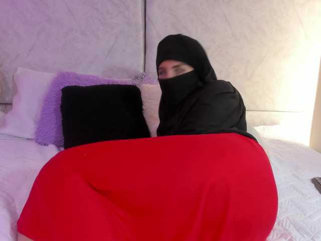 Naomii-'s BongaCams show and profile