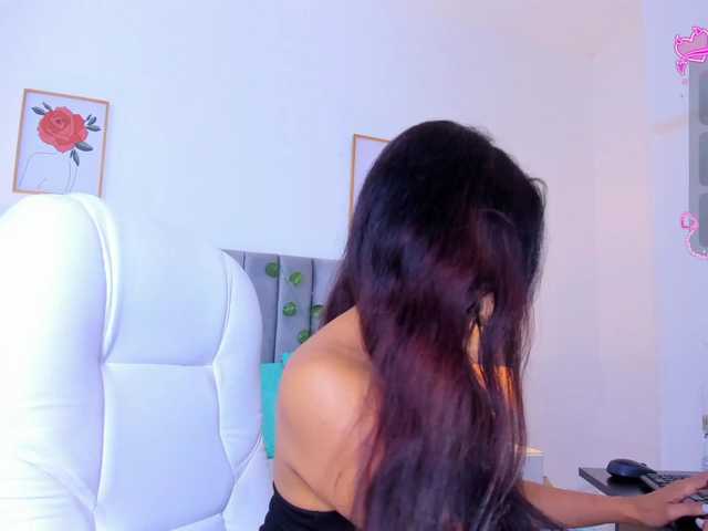 Naomii- live cam on BongaCams