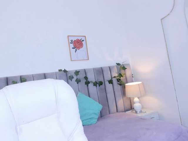 Naomii- live webcam show
