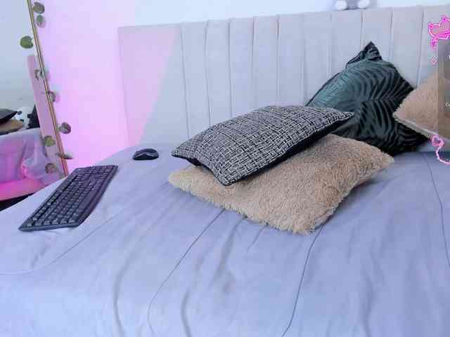 Naomii- webcam
