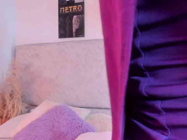 Naomii- Live Webcam on BongaCams
