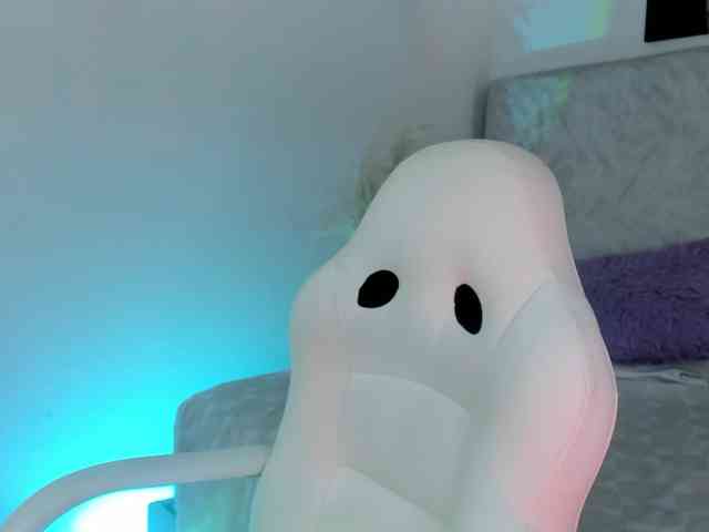 Naomii- webcam