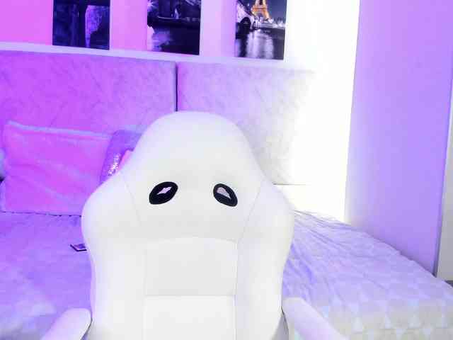 Naomii- webcam