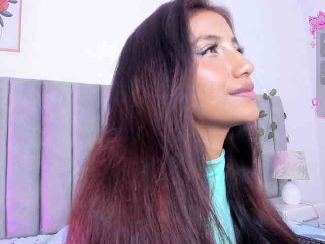 Naomii- webcam