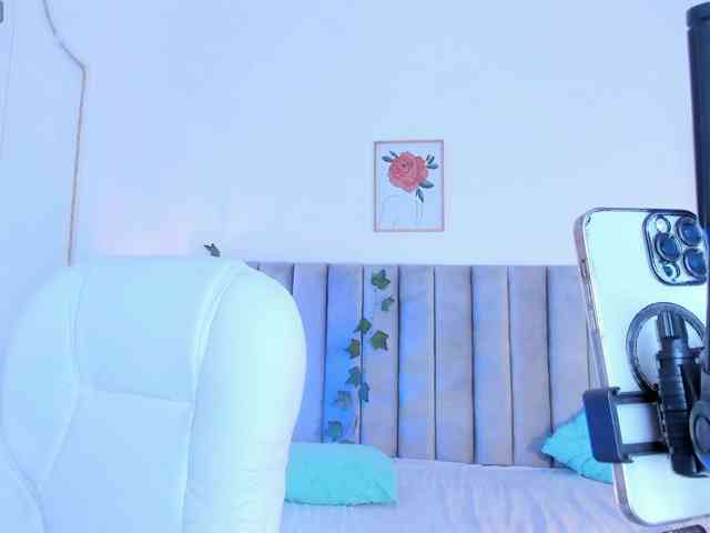 Naomii- webcam