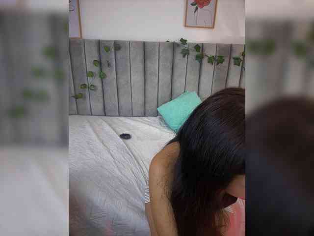 Naomii- webcam