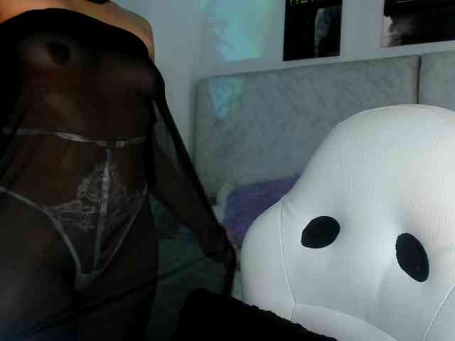 Naomii- webcam