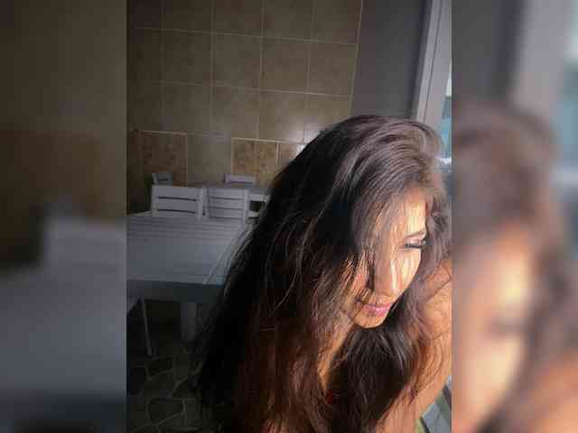 Naomii- webcam