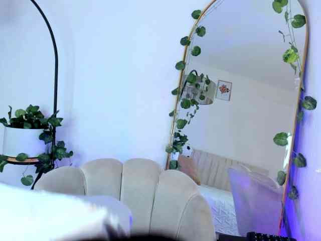 Naomii- webcam
