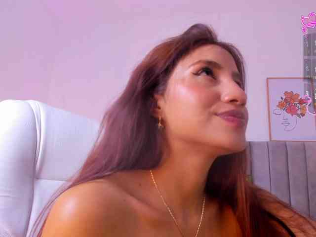 Naomii- Live Webcam on BongaCams