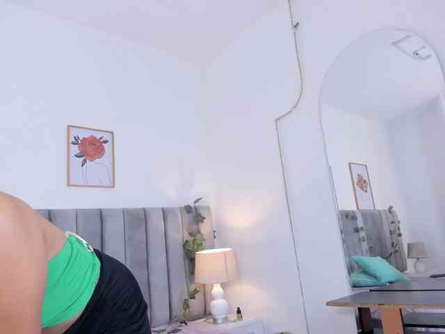 Naomii- webcam