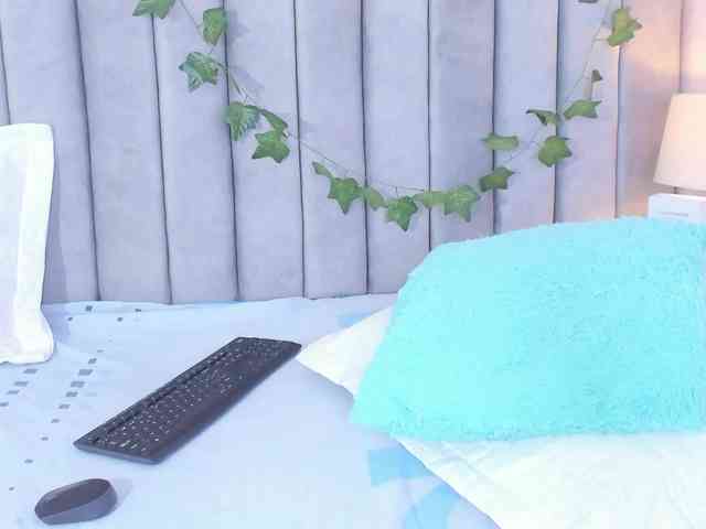 Naomii- webcam