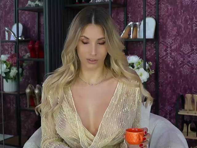 Sweet-Mishelle live cam on BongaCams