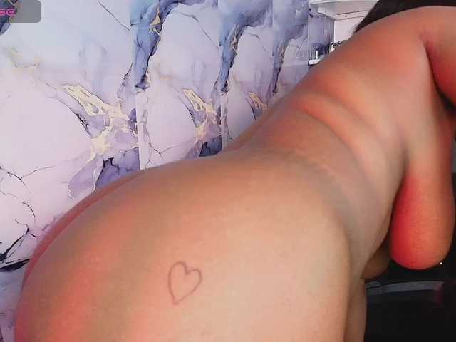 AngelThroatt live cam on BongaCams