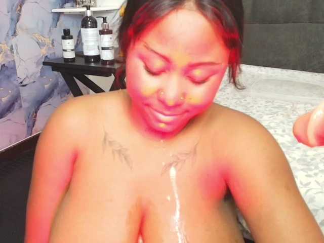 AngelThroatt live cam on BongaCams