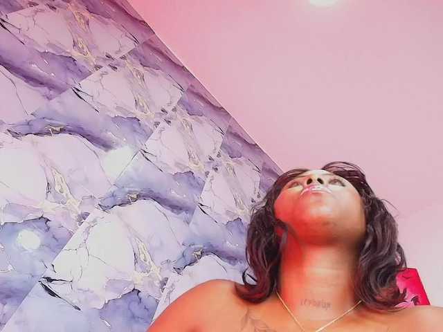 AngelThroatt live cam on BongaCams