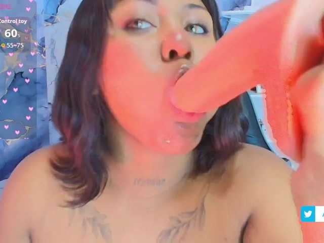 AngelThroatt live cam on BongaCams
