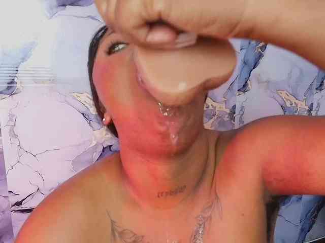 AngelThroatt webcam