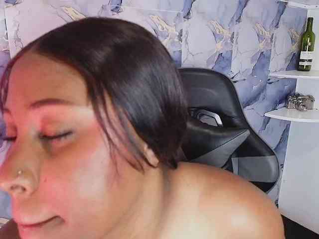 Modelo: AngelThroatt