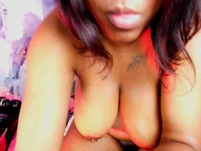 AngelThroatt webcam