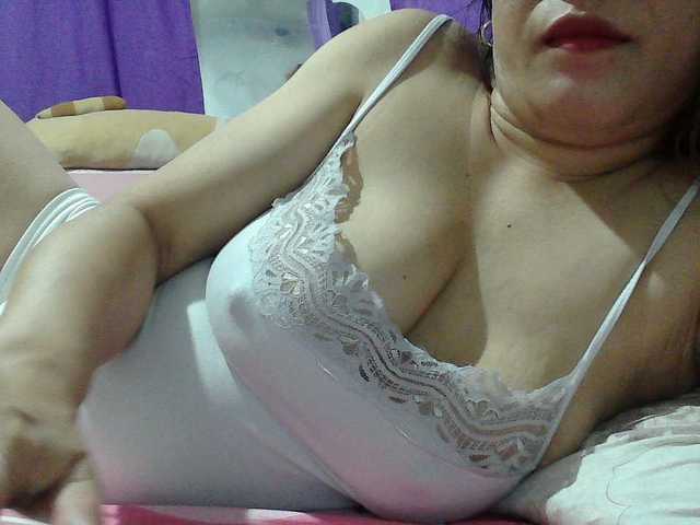 sweetinasia live cam on BongaCams