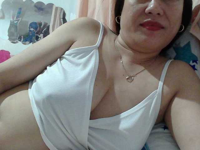 sweetinasia live cam on BongaCams