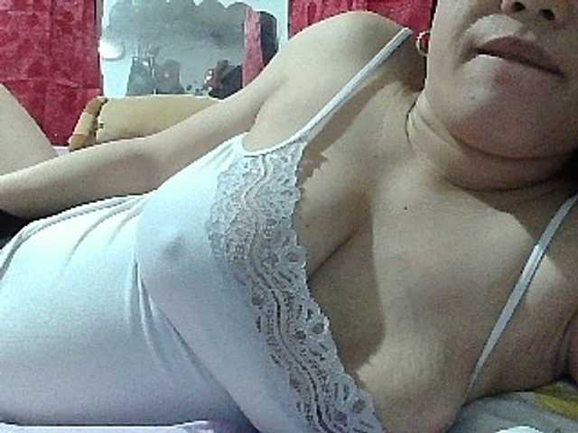 sweetinasia live cam on BongaCams