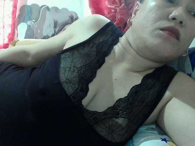 sweetinasia live cam on BongaCams