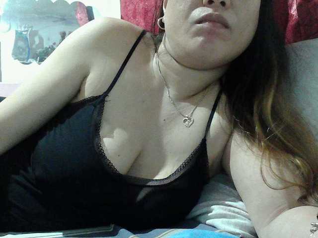 sweetinasia live cam on BongaCams