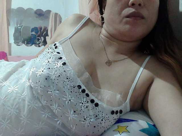 sweetinasia live cam on BongaCams
