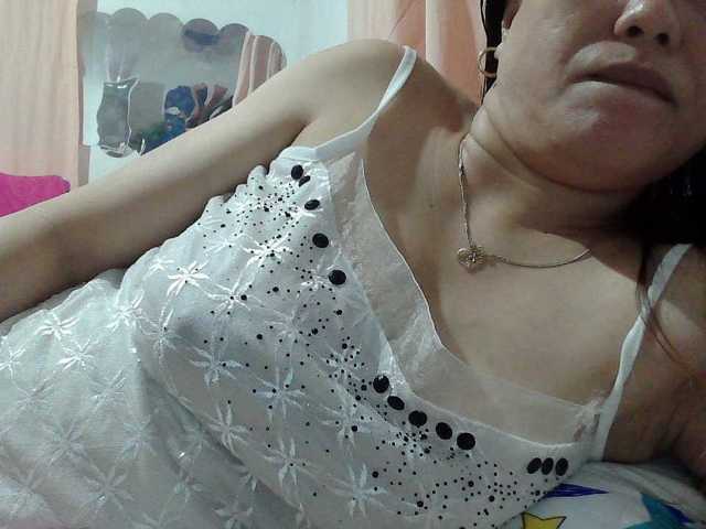 sweetinasia live cam on BongaCams