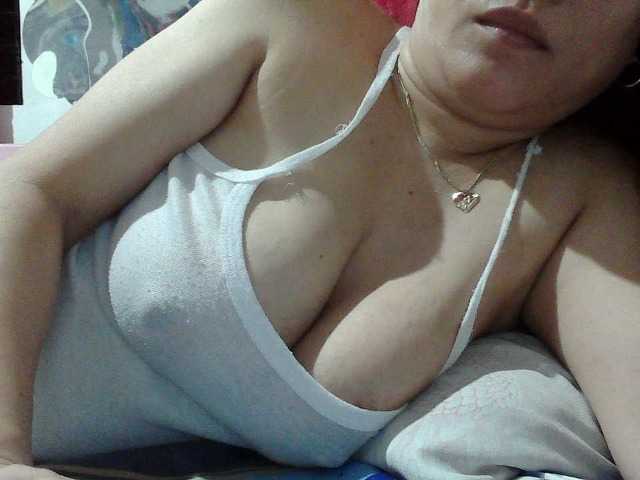 sweetinasia live cam on BongaCams