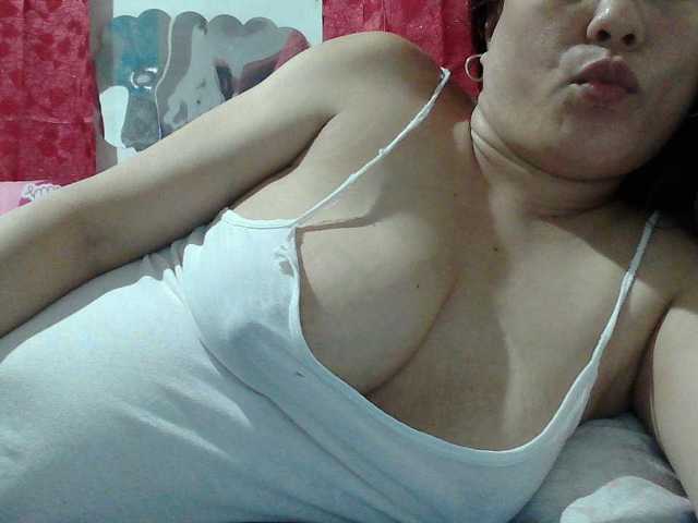 sweetinasia live cam on BongaCams
