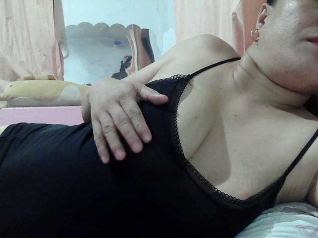 sweetinasia live cam on BongaCams