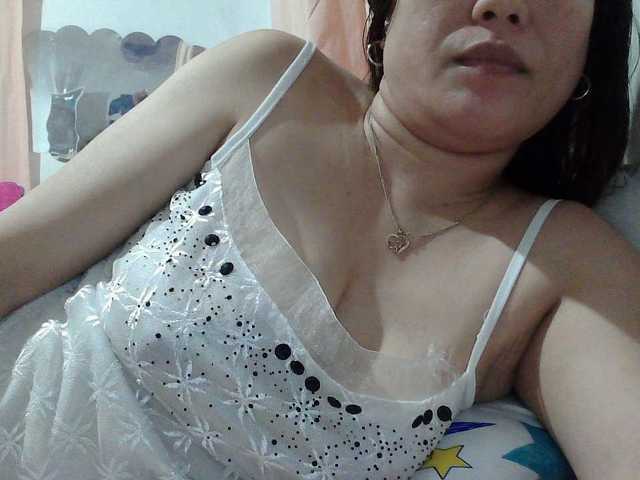 sweetinasia live cam on BongaCams