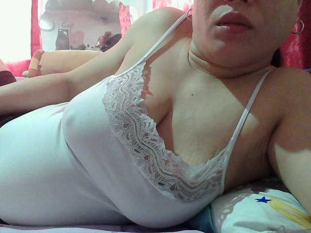 sweetinasia live cam on BongaCams