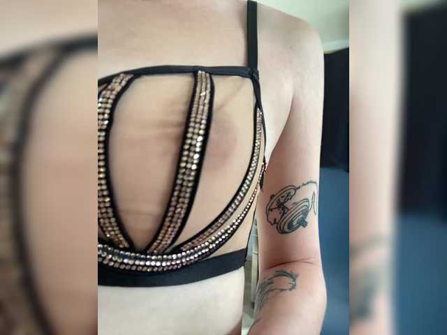 Liokira live cam on BongaCams