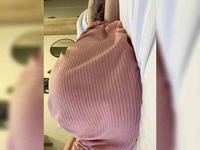 Peachesssz webcam